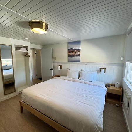 Maple Leaf Inn Лейк Плесид Екстериор снимка