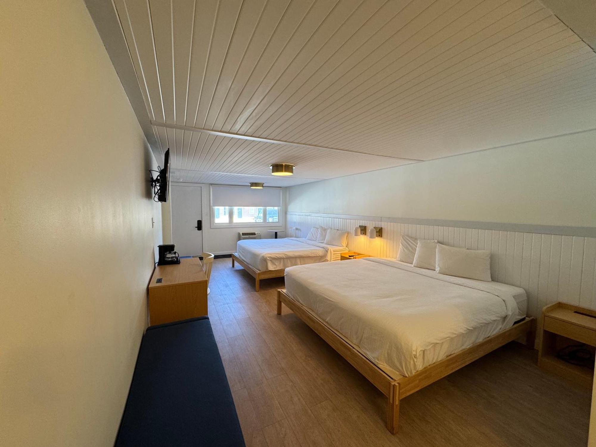 Maple Leaf Inn Лейк Плесид Екстериор снимка